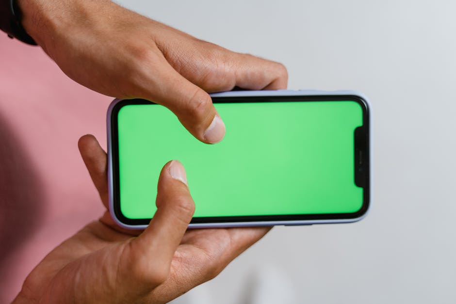 Read more about the article 5 Key Benefits of Integrating Direct SMS Into Your Marketing Strategy